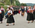 Bild: agr
Über 50 Vereine sorgten beim Festzug am Sonntag für ein farbenfrohes Bild. Die Delegation des Jubelvereins, der Bergschützen Kemnath bei Fuhrn führten die Festdamen und Schirmherrin Renate Probst an.