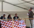 Bild: jp
Georg Dürr von Kolping Neumarkt/Kastl (rechts) begrüßt die Teilnehmer der Kastler Podiumsdiskussion (von links) Diakon Markus Weinländer, Uwe Bergmann, Alexandra Sitter und Henner Wasmuth.