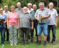 Bild: heb
Vorsitzender Bernd Körner (rechts) kürte seine treffsicheren Schützen: Mareike Bayer, Max Bayer, Anneliese Laubert, Hubert Bauer, Hermann Laubert, Peter Plattner, Konrad Wolfrum, Alois Wolfrum und Vorsitzender Bernd Körner (von links).