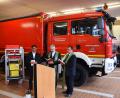 Bild: mde
Pfarrvikar Joseph Meenpuzhackal, der evangelische Pfarrer Dirk Grafe und Stadtpfarrer Konrad Amschl (von links) segnen das Fahrzeug und die Ausrüstung, stellen Mannschaft und Gerät unter den Segen Gottes.