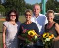 Bild: she
Foto: (v.l.n.r.) Abteilungsleiterin Monika Jäckel, Franziska Gradl, 1. FC-Vorstand Dieter Rosenberg, Uschi Seegerer