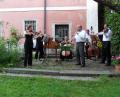 Bild: hbl
Das Adamus-Ensemble bei den Wurzer Sommerkonzerten im Pfarrgarten.