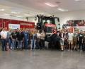Bild: exb
Bei Steyr-Traktoren in St. Valentin konnten die Schüler des BSZ Wiesau und ihre Lehrkräfte (von links) Dr. Tobias Kraus, Markus Meinke (Europaregion Donau Moldau), Andreas Büttner, Yvonne Landefeld, Norbert Scharnagl und Matthias Achatz einen Einblick in moderne Produktionsverfahren im Landmaschinenbau erhalten.