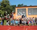 Bild: wec
Schulkinder lassen Ballons mit guten Wünschen steigen