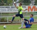 Bild: ham
Hauzenbergs Torwart Christoph Obermüller foult den Pfreimder Maximilian Herzog. Den Elfmeter verwandelte Bastian Lobinger zum 1:0 für die SpVgg. Am Ende nahmen die Gäste aber die Punkte mit. 	Bild: ham