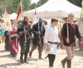 Bild: mp
"Ja, so warn's die alten Rittersleit'": Mit 30 historischen Gruppen und Vereinen tauchte das Publikum beim Mittelaltermarkt des Festspielvereins in vergangene Zeiten ein.