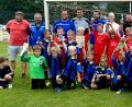 Bild: zer
Sommerfest des FC Luhe-Markt mit vielen sportlichen Einsätzen, aber auf viel Geselligkeit rund ums Sportheim. Die Jüngsten liefen zu einem Freundschaftsspiel gegen F-Teams zum 1. Volksbank-Raiffeisen-Cup auf den Rasen.