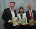 Bild: Hanna Gibbs
IHK-Hauptgeschäftsführer Jürgen Helmes (von links), IHK-Bereichsleiterin Sibylle Aumer und Thorsten Lang von IW Consult stellten die gemeinsame Studie zur Digitalisierung der Arbeitswelt vor.