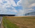 Bild: wih
Ein Feld in Mallersricht brennt.