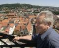 Bild: Wolfgang Steinbacher
Hier oben, auf dem Turm der Basilika St. Martin, fühlte sich Alt-OB Franz Prechtl immer sehr wohl. Von hier aus hatte er auch seine geliebte Heimatstadt und das Rathaus im Blick, in dem er selbst 20 Jahre lang als Oberbürgermeister die Geschicke Ambergs lenkte.