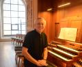 Bild: Kunz
Hanns-Friedrich Kaiser spielt B-A-C-H-Motive verschiedener Komponisten in der Michaelskirche.