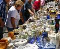 Bild: fph/Gerd Pöhlmann
Ein Fest für Freunde des Weißen Goldes: Porzellan, soweit das Auge reicht, bietet am Samstag der Flohmarkt zum Fest der Porzelliner in Selb.