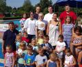 Bild: exb
Beim Schwimmkurs der Tirschenreuther Wasserwacht im Freibad machten 13 Kinder mit. Zwei geschulte Schwimmausbilder und weitere Helfer betreuten die Mädchen und Buben in den zehn Unterrichtsstunden. Alle Teilnehmer schafften am Ende das Schwimmabzeichen „Bobby“, einige erhielten sogar das „Seepferdchen“.