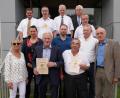 Bild: Dobmeier
Für 50-jährige Mitgliedschaft im Bayerischen Bäckerfachverein erhalten Urkunden: Hans Bäumler und Heribert Lindner (Zweiter und Dritter von rechts).