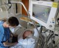 Symbolbild: Angelika Warmuth/dpa
Es tut sich was in der Krankenpflege – wenn das „Pflegepersonal-Stärkungsgesetz“ kommt. Einige Punkte bereiten Oberpfälzer Kliniken allerdings Bauchschmerzen.