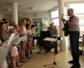 Bild: wro
Mit Liedern die von Herzen kamen begeisterten der Kirchen- und Kinderchor bei der nachmittäglichen „Serenade“ im Senioren Servicehaus.