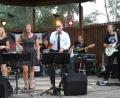 Bild: prh
Die Funk- und Soul-Band "Soul Station No. 10" überzeugte absolut bei ihrer Serenaden-Premiere in der Freizeitanlage. Rekord verdächtige 600 Zuhörer wollten die Formation hören und waren von der Musik hingerissen.