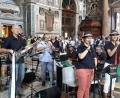 Bild: exb
Die „Rom-Band“ der Diözese Regensburg beim großen Eröffnungsgottesdienst der Internationalen Ministrantenwallfahrt in der Lateranbasilika.