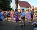 Bild: gru
Rote Wangen und Schweißperlen auf der Stirn sprechen für Einsatz und Konzentration der Akteure bei der Kinder-Kirwa in Niederärndt.