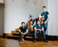 Bild: Marco Borggreve
Mit dem Quartett „Quator Arod“ kommen vier junge Franzosen in die Max-Reger-Stadt. Sie beweisen mit ihrem unkonventionellen Spiel, wie mitreißend und lebendig klassische Musik sein kann.