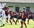 Bild: Hubert Ziegler
Sieger in diesem Kopfballduell blieb der Sorghofer Führungstorschütze Artur Becker (links).