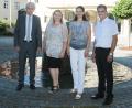 Bild: exb
Karin Hauser Dötterl (Dritte von links) und ihre Stellvertreterin Sabine Frank sind die neuen Gleichstellungsbeauftragten am Landratsamt Tirschenreuth. Landrat Wolfgang Lippert (links) und Personalchef Walter Brucker bedankten sich bei den beiden Damen für ihr Engagement.