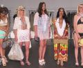 Screenshot: mte
Fünf „Strandperlen“ stehen vor Guido Maria Kretschmer, nur eine wird „Shopping Queen“. Die Weidenerin Paulina Pazulinec (Dritte von links) ist es nicht. Sie wird Dritte. Brasilianerin Eli (rechts daneben) gewinnt.