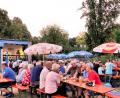 Bild: bsc
Von 14 Uhr bis spät in die Nacht feierten viele Badbesucher am Samstag das 15-jährige Bestehen des Förderkreises Freibad. Zusammen mit der Wasserwacht freuten sie sich über ein stetes Kommen und Gehen sowie über den Besuch zahlreicher auswärtiger Gäste.