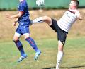 Bild: Alfred Schwarzmeier
DJK Irchenrieth - ASV Neustadt 5:1Jan Stipek (rechts,) gegen Johannes Hartmann (ASV)