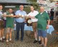 Bild: slh
Bürgermeister Richard Tischler zapfte das von der Brauerei Jakob spendierte Fass Bier an. Im Bild von links Musikant Hannes Reis, zweiter Vorsitzender Thomas Blau, Bürgermeister Richard Tischler, Verkaufsleiter Markus Lernbecher und Vorsitzender Bernhard Baier.