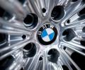 Bild: Sven Hoppe
Das BMW-Logo an einer Autofelge. Foto: Sven Hoppe/Archiv