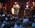 Bild: Wolfgang Steinbacher
Heiße Songs an einem heißen Sommerabend erleben die Besucher des Sommerfestival mit „Son del Nene“ in der Amberger Stadtbibliothek.