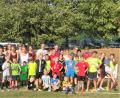 Bild: hl
Den Kindern ist es natürlich eine Freude, den Müttern und Vätern zeigen zu können, welch gute Fußballer in ihnen stecken. SV-Vorsitzender Christian Lukas (hinten rechts) dankt allen, die die Aktionen ermöglicht haben.