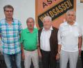 Bild: kro
Der besondere Stolz des ASV Waldsassen, die anwesenden Gründungsmitglieder. Unser Bild zeigt von links 2. Vorsitzenden Robert Hahn, Hemut Tragl, Konrad Giehl, Richard Böhme und Vorsitzender Günther Heß.