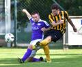 Bild: A. Schwarzmeier
Der TSV Detag Wernberg (im Bild Lukas Riedl, links) überzeugte zuletzt in der Liga beim 3:0 in Kulmain.