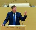 Bild: CSU-Landtagsfraktion
Hermann Imhof, Patienten- und Pflegebeauftragter der Bayerischen Staatsregierung, bei einer Rede im Landtag.