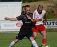 Bild: ham
Stullns Alexander Schiessl (links) versucht, Marco Geier (TSV Tännesberg) den Ball abzuluchsen. Stulln muss am kommenden Spieltag nach Neukirchen/B. und Tännesberg empfängt den SC Ettmannsdorf II.