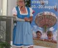Bild: slu
Dr. Ludwig Schießl und seine Gattin Maria leisteten einen Beitrag zum Begleitprogramm des Gäubodenvolksfestes in Straubing.