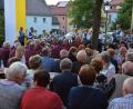 Bild: jr
Die Blaskapelle Konnersreuth musizierte vor dem Brunnen.