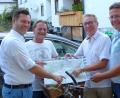 Bild: fsb
Gespräche über neue Radwege führen (von links) Christoph Skutella, Heribert Schiller, Reinhold Wildenauer und Oliver Mutterer.
