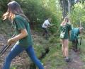 Bild: rn
Beim Forsteinsatz während des Zeltlagers machte die Waldjugend den Glasschleifweg wieder besser begehbar.