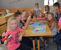 Bild: gi
Einen Spielenachmittag veranstaltet die Gemeinde- und Pfarrbücherei unter der Leitung des Bücherei-Teams. Die Kinder durften die neuen Spiele ausprobieren.
