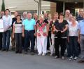 Bild: u
Menschen mit und ohne Behinderung feierten gemeinsam das Jura-Gartenfest. Dabei kam unter der Regie von Uli Günter (Siebter von rechts) und der Schirmherrschaft von Bürgermeister Hermann Falk (Zweiter von links) ein Erlös von 3130 Euro zusammen. Bei der Übergabe der Spende führen Lebenshilfe-Vorsitzender Eduard Freisinger (links), sein Stellvertreter Bernhard Vahle (Fünfter von links) und Jura-Werkstätten-Geschäftsführer Bernhard Albrecht (Sechster von links) durch die neuen Jura-Werkstätten. Mit im Bild: Festbegründer Walter Widder (Dritter von links).