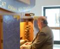 Bild: brü
Ein letztes Mal spielt Peter Kraus die Orgel in der Hohenkemnather Pfarrkirche. Zum Abschied erklang „Segne du, Maria“.