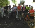 Bild: kod
Die Radwallfahrer stellen sich zum Gruppenfoto auf.