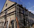 Bild: ebr
Das Gerüst steht bereits: Der Abriss der Schule Griesbach ist in vollem Gange.