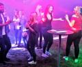 Bild: twi
DJ Dr. Ray sorgt bei der "Beachparty" in Oberköblitz mit seinen heißen Rhythmen für gute Stimmung