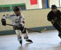 Bild: Alfred Schwarzmeier
Die Pleystein Piranhas stehen im Finale um die bayerische Regionalligameisterschaft. Im Halbfinal-Rückspiel bei den Donaustauf Crocodiles handelte sich Lukas Stolz (rechts) zwar eine Spieldauerstrafe ein, am Ende behielten die Gäste aber nach einem dramatischen Spielverlauf mit 17:15 nach Verlängerung die Oberhand.