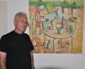 Bild: Michael Scheiner
Wolfgang Herzer aus Weiden stellt seine Gemälde im Regensburger Verwaltungsgericht aus.