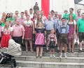 Bild: lep
Bereits am Mittwoch, Mariä Himmelfahrt, wurde von den Mitgliedern des Kirwavereins nach dem Festgottesdienst die Fahne gehisst. Fünf Tage lang wurde bei tollem Sommerwetter ausgiebig Brauchtum, die Kirwa, gepflegt.